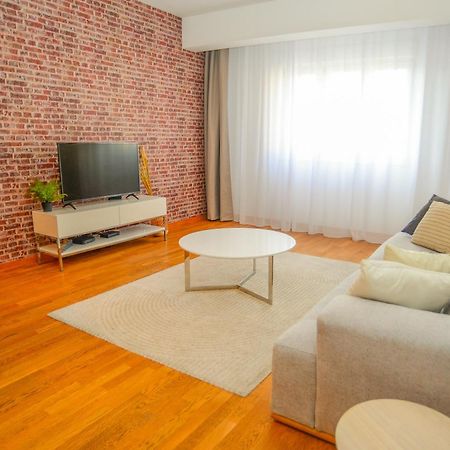 Lovely Apartment At City Quart بودغوريتْسا المظهر الخارجي الصورة